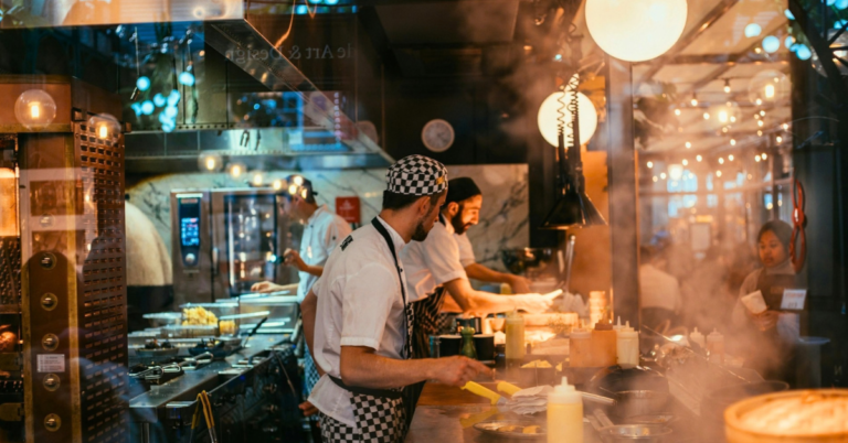 How to Reduce Restaurant Employee Turnover- ScaleZone