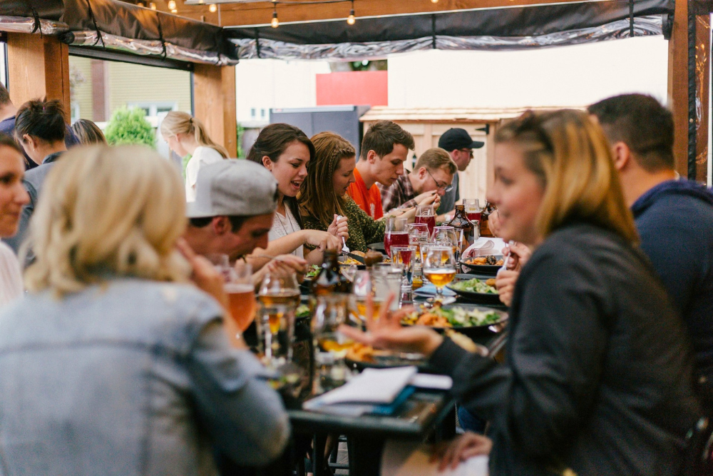 Signs Your Restaurant Needs to Hire a Social Media Manager- Article-4